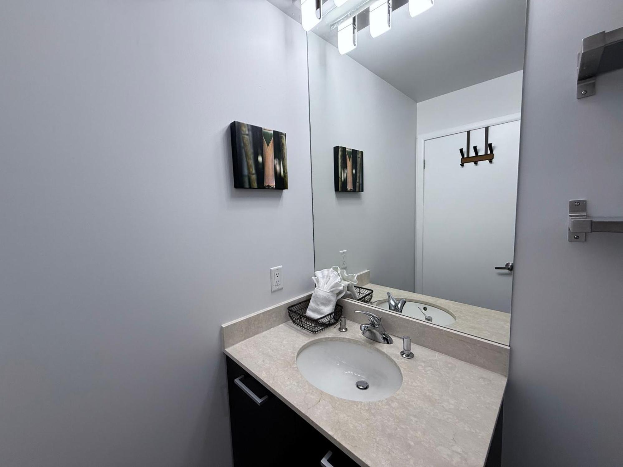 Apartment Murano - Bay & College - Fully Equipped Downtown Toronto