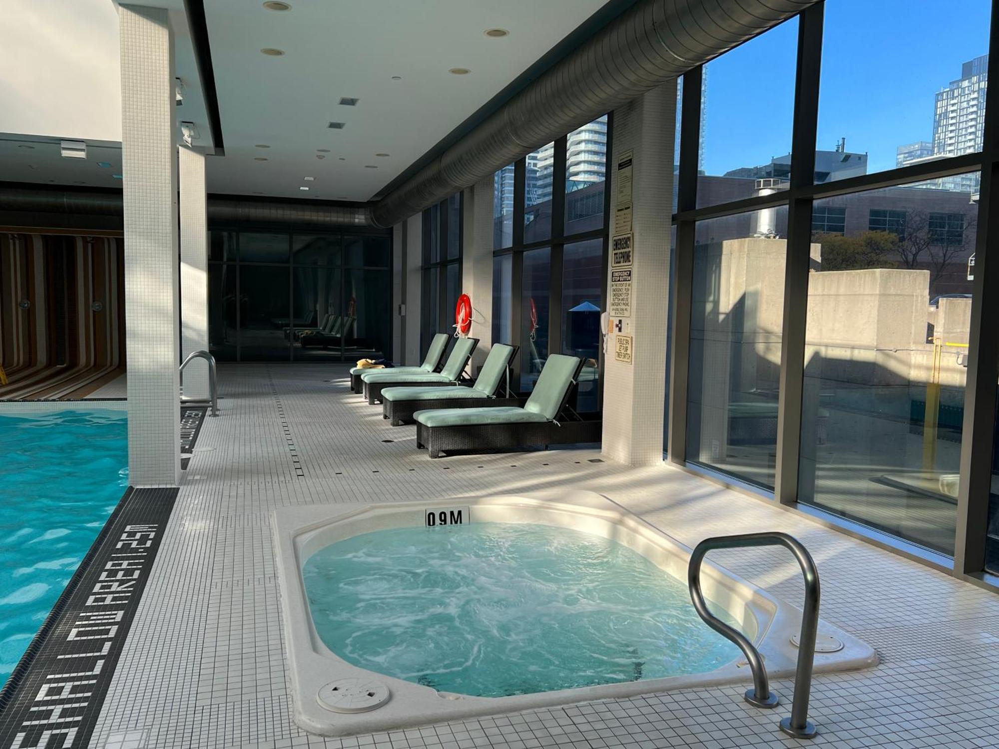 Murano - Bay & College - Fully Equipped Downtown *
