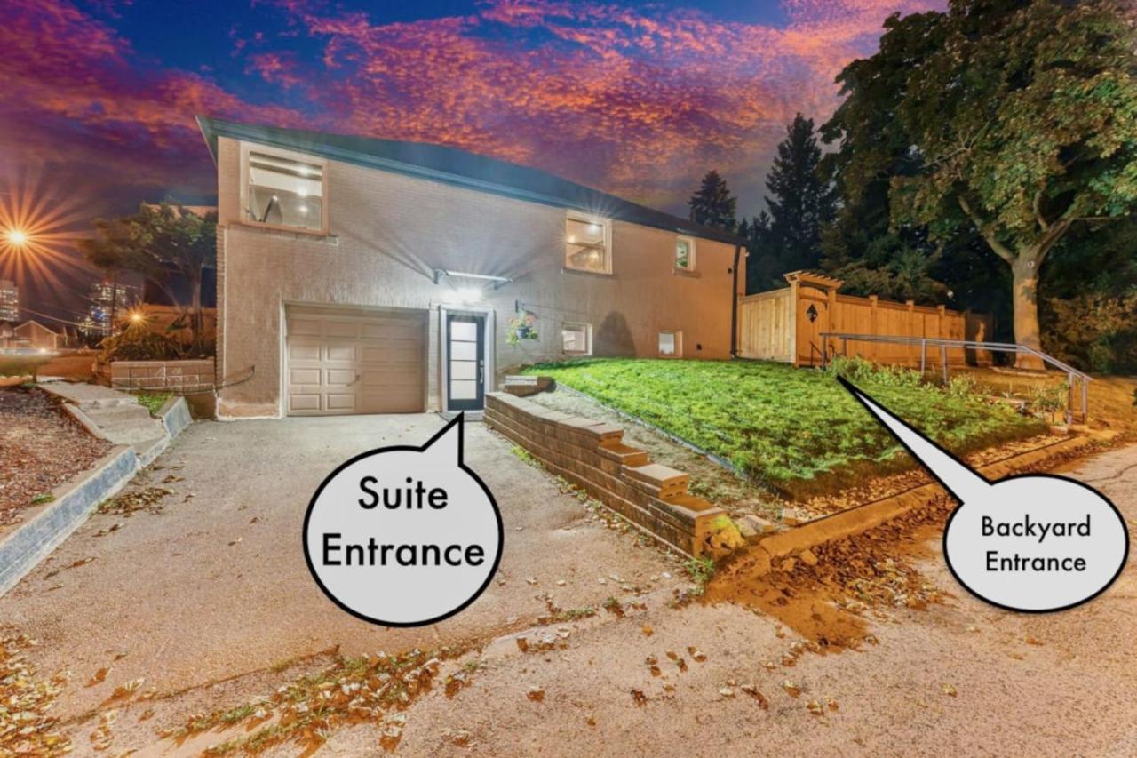 2 Bedroom Ground-level In A With Full Kitchen, Parking, And 20 Mins To Downtown * Toronto