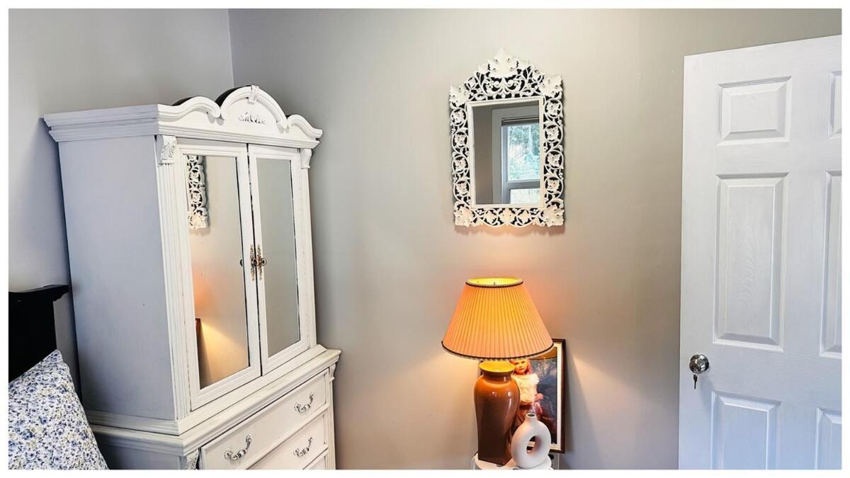 Cozy Private 1bhk On Main Floor Apartment