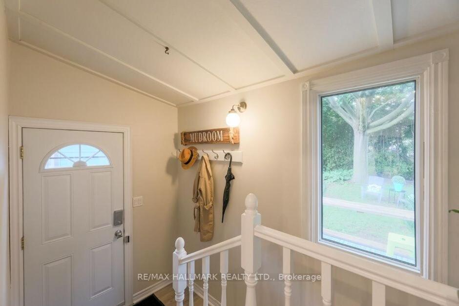 Cozy Private 1bhk On Main Floor Apartment *