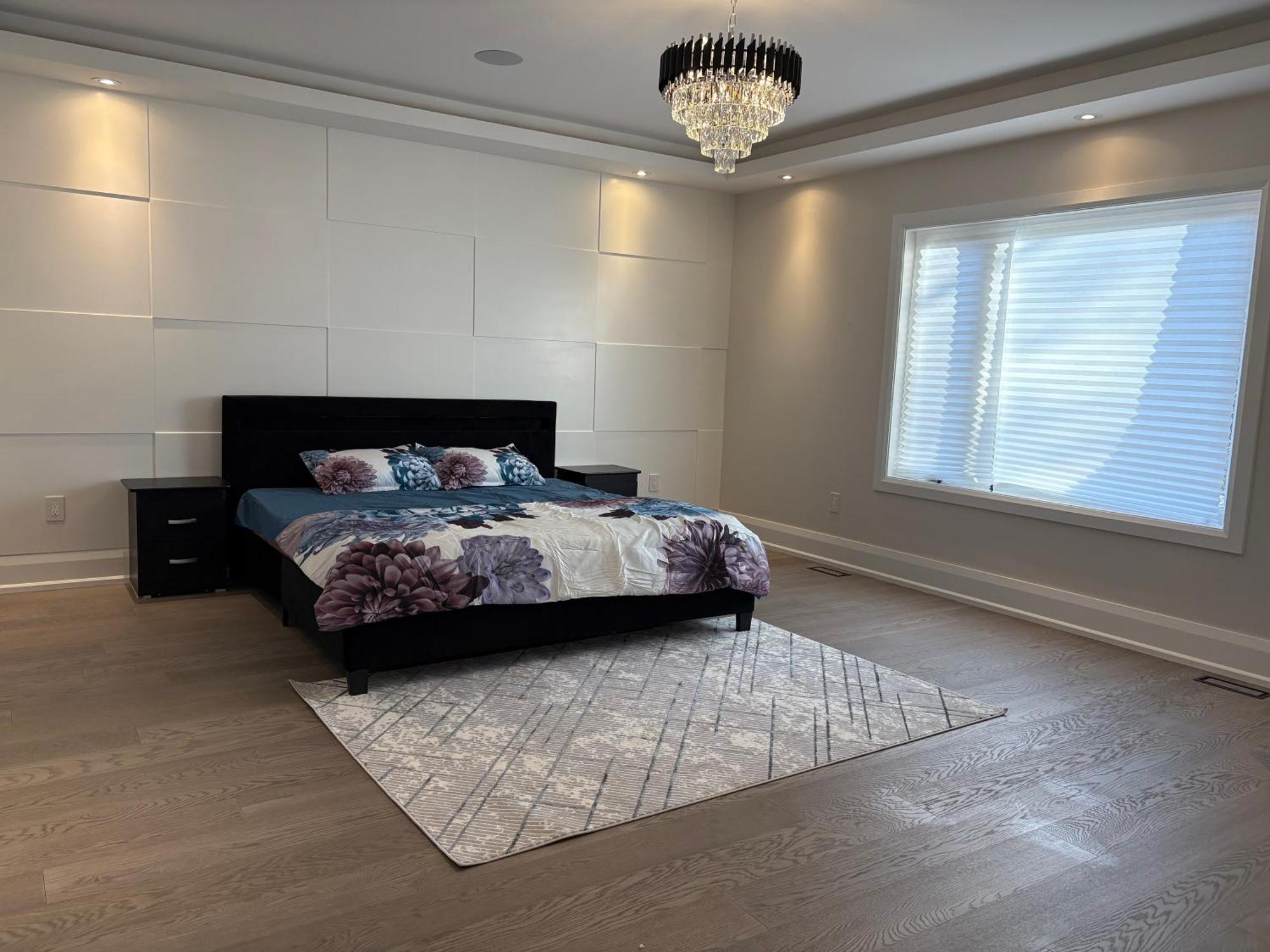 Luxurious New Lawrence Manor 6-bedroom Holiday home Toronto
