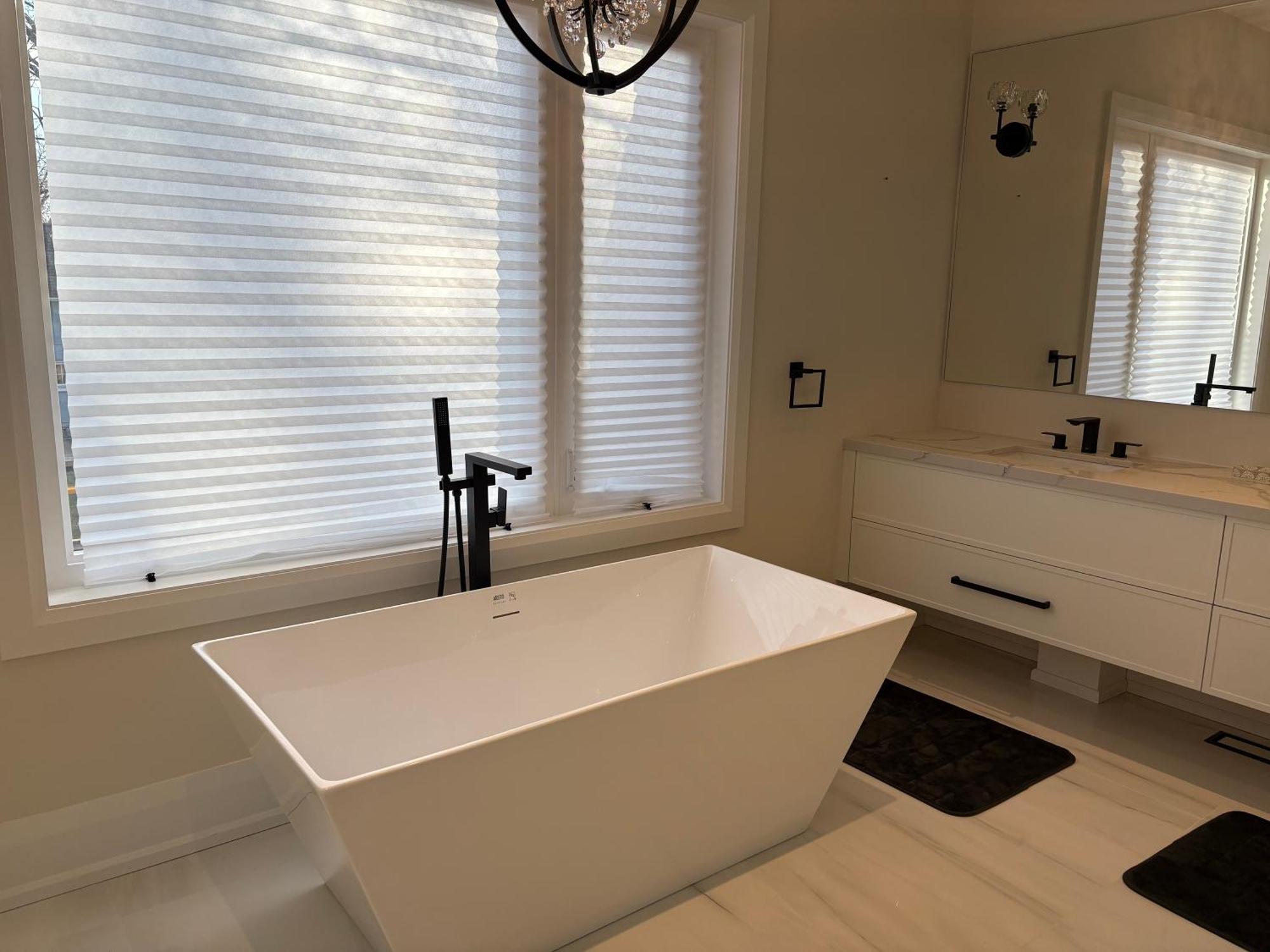 Luxurious New Lawrence Manor 6-bedroom * Toronto