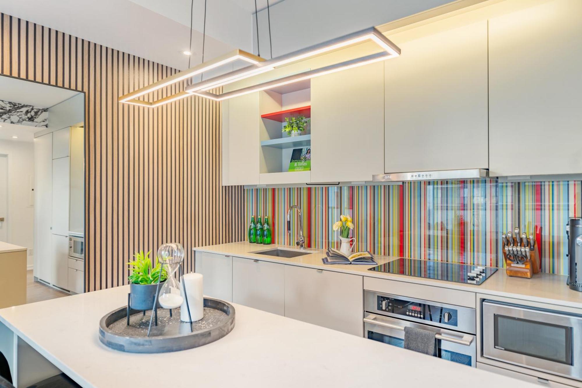 The Pinnacle - Downtown Entertainment District Apartment *