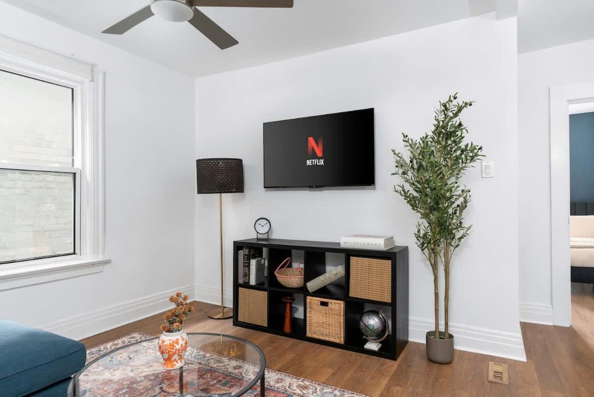 Holiday home 1br Near Queen West Toronto