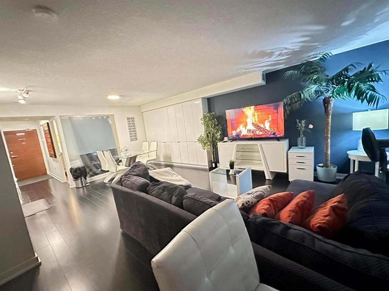Apartment Lakeview 2bdrms 2baths With 3 Real Beds And Parking