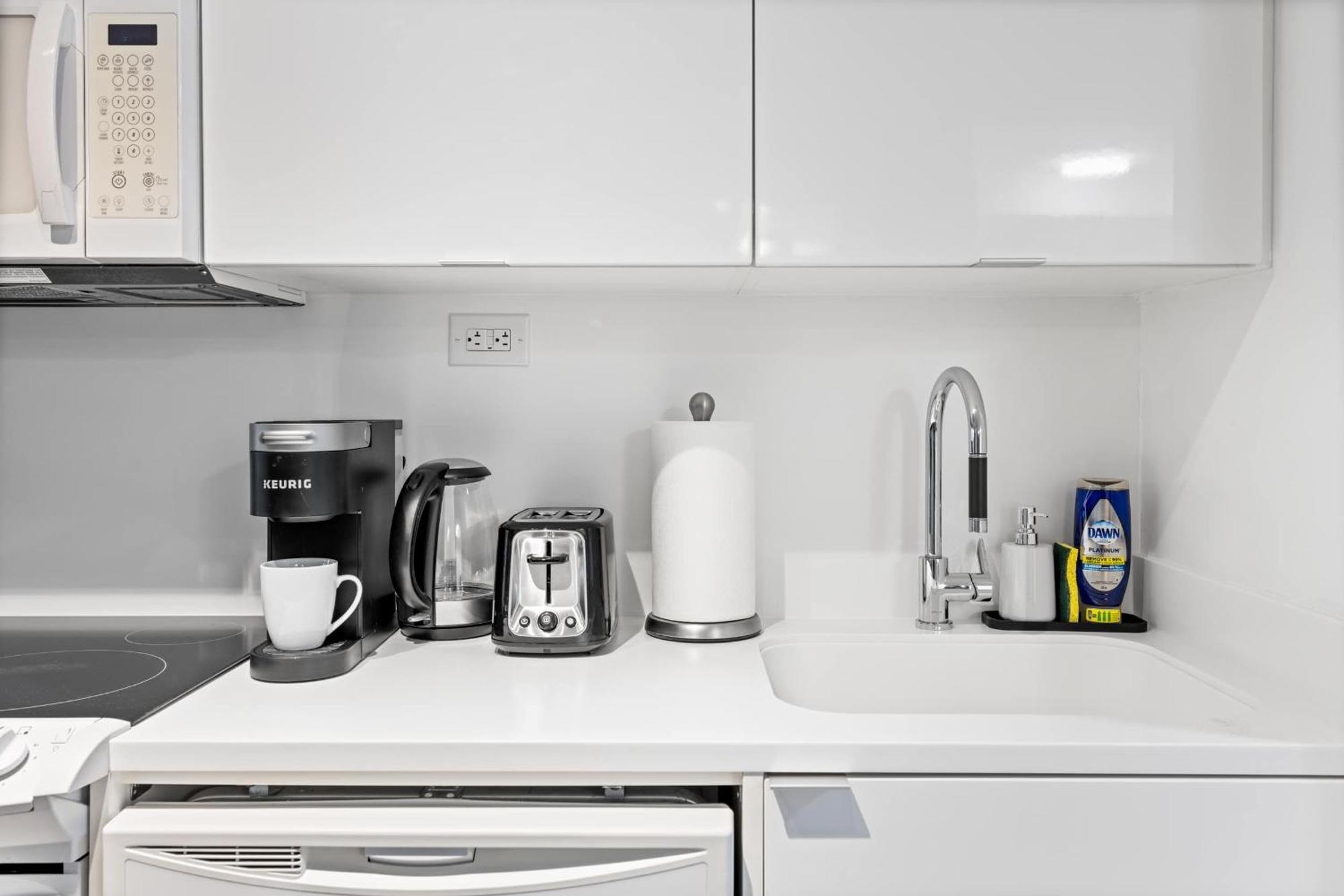 Apartment Modern Comfort 2-br Downtown Getaway *