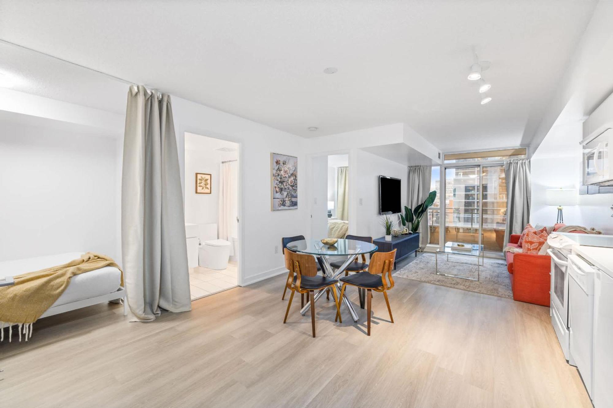 Apartment Modern Comfort 2-br Downtown Getaway Toronto