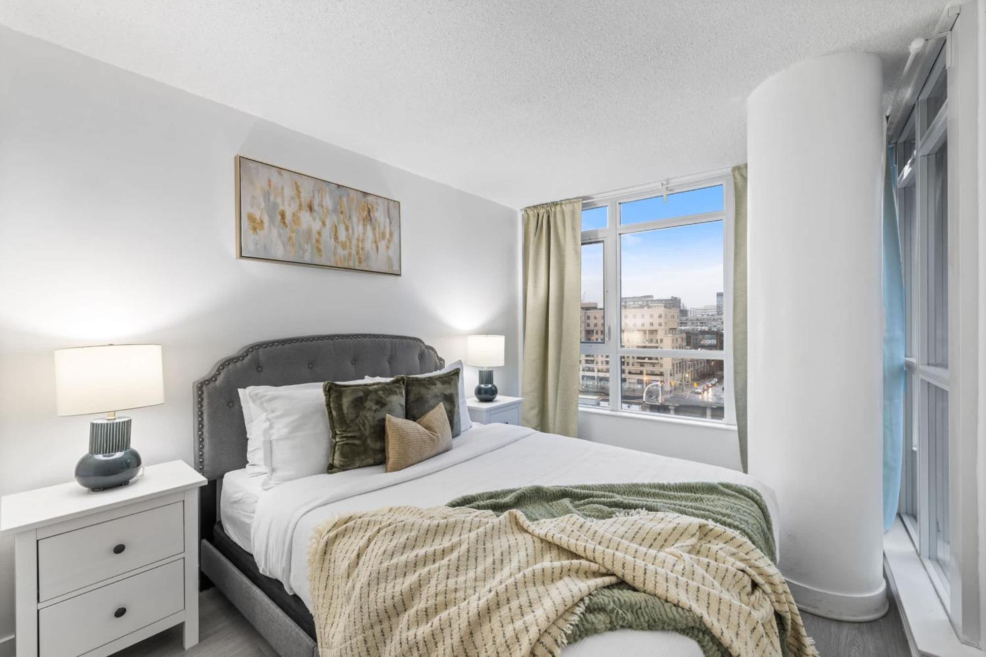 Modern Comfort 2-br Downtown Getaway * Toronto