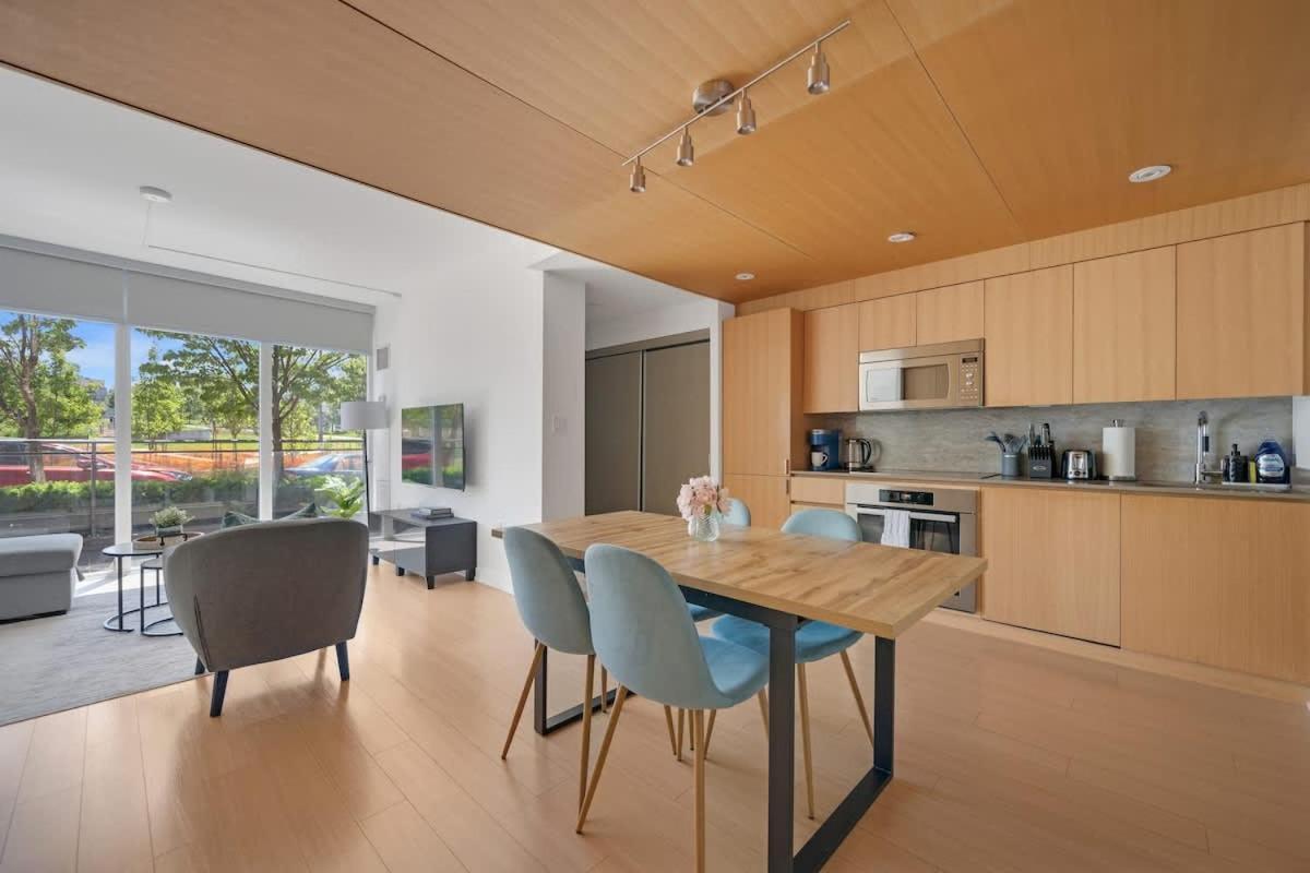 Spacious 5br Haven Near To Attractions Apartment Toronto