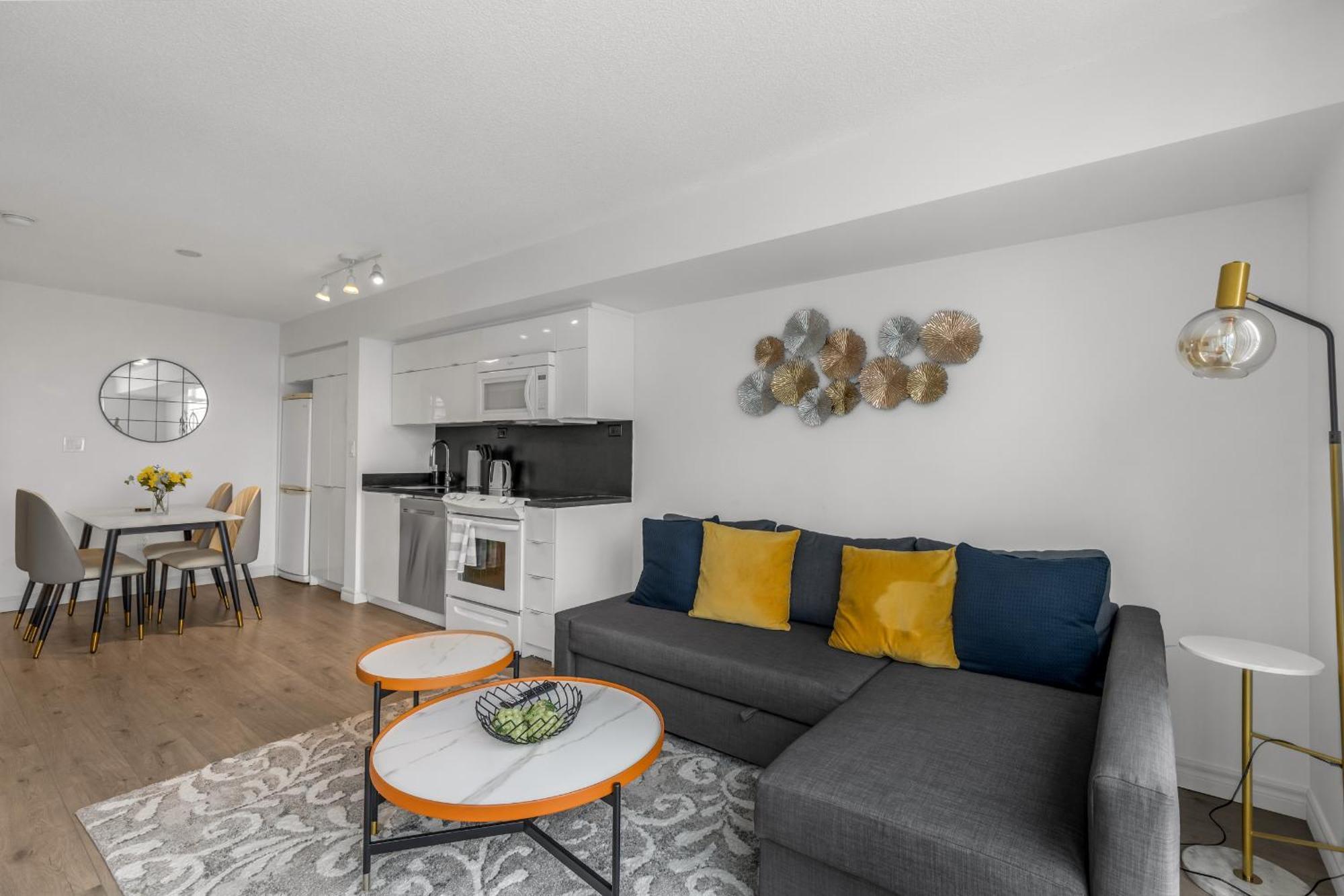 Beautiful 2 Bedroom Downtown