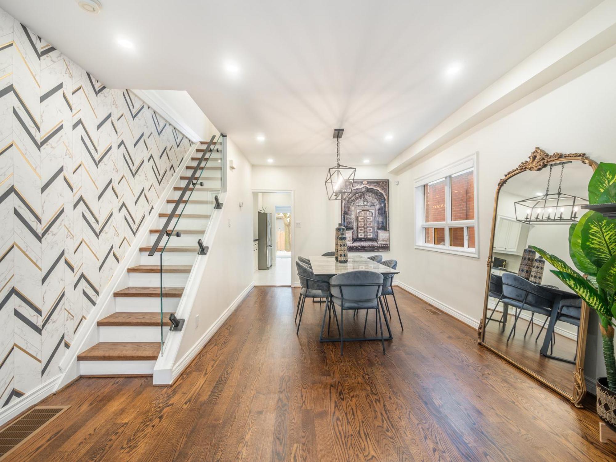 Designer 3br & 2wr Townhouse Apartment Toronto