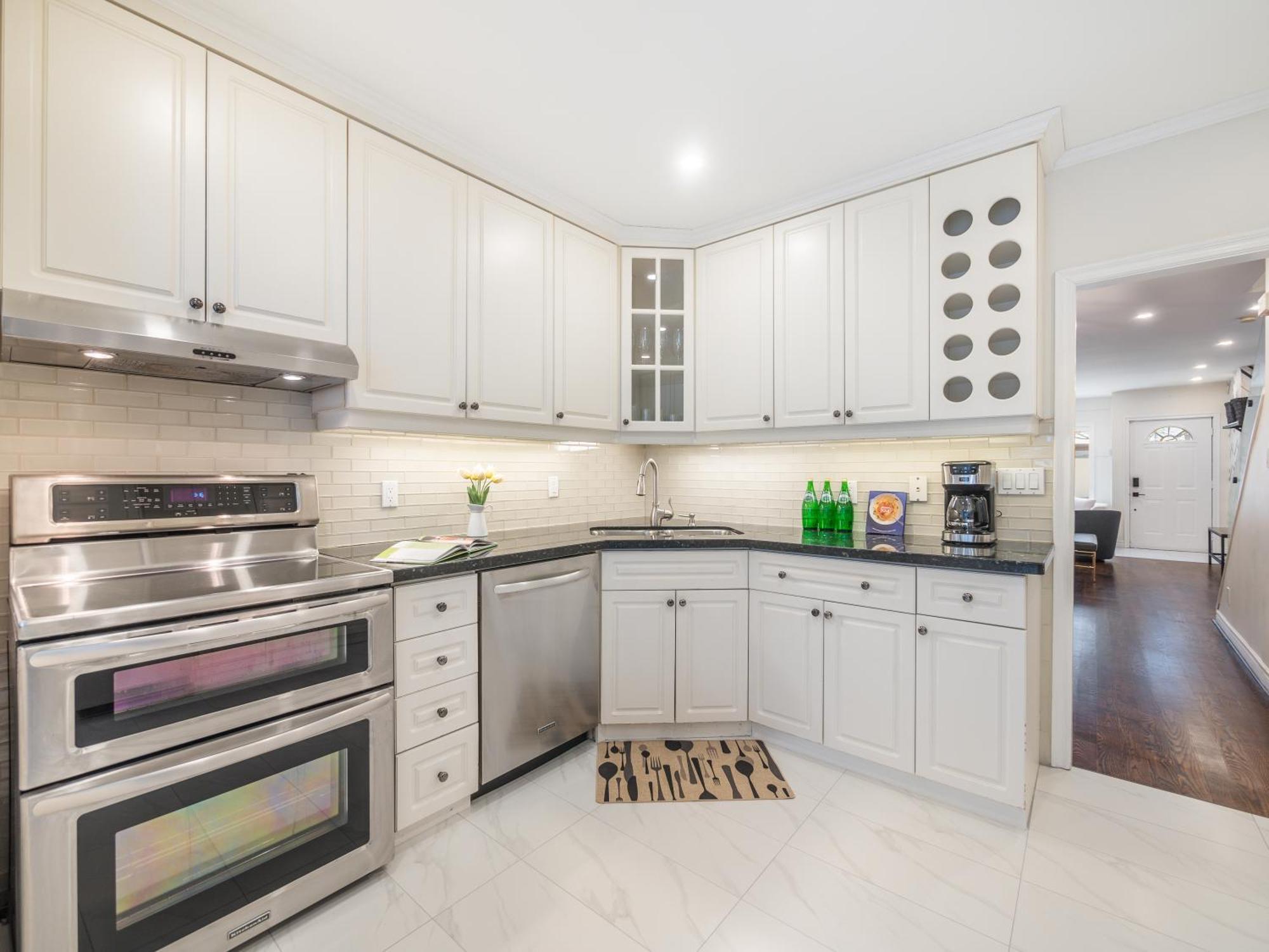 Designer 3br & 2wr Townhouse Toronto