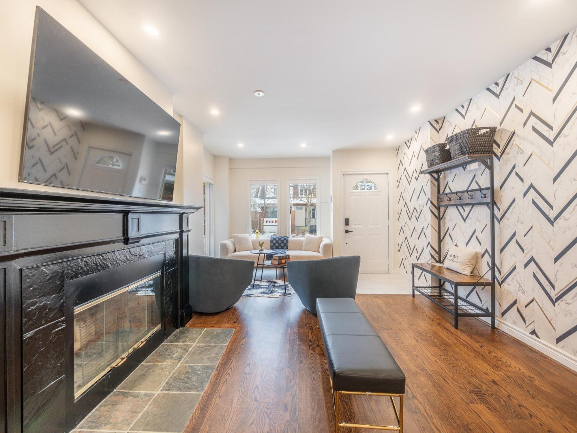 Designer 3br & 2wr Townhouse Toronto