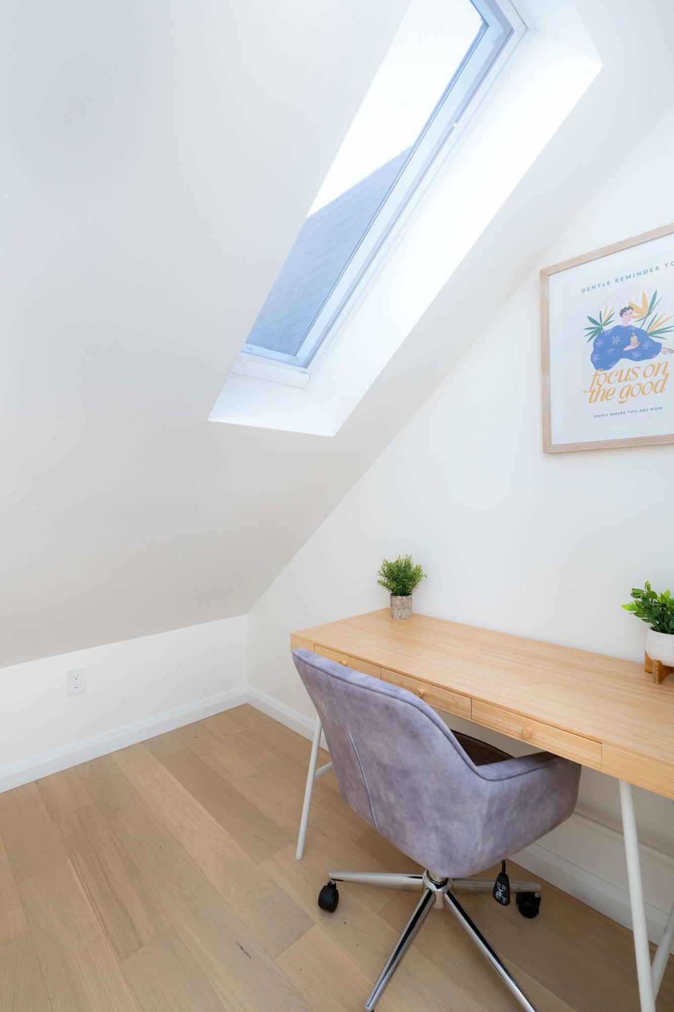 Large Victorian Sleeps 6 By Uoft Apartment *