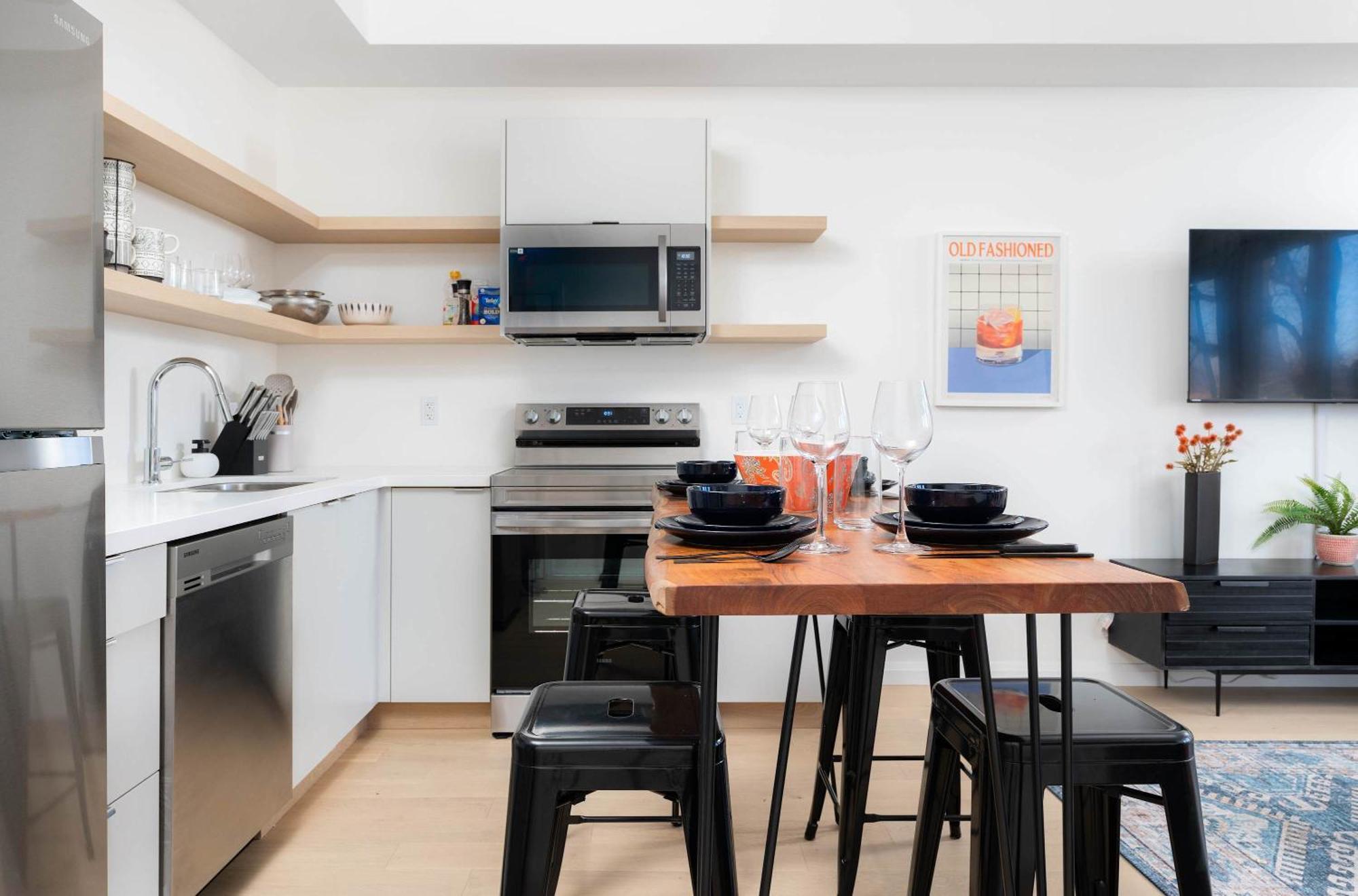 Large Victorian Sleeps 6 By Uoft *