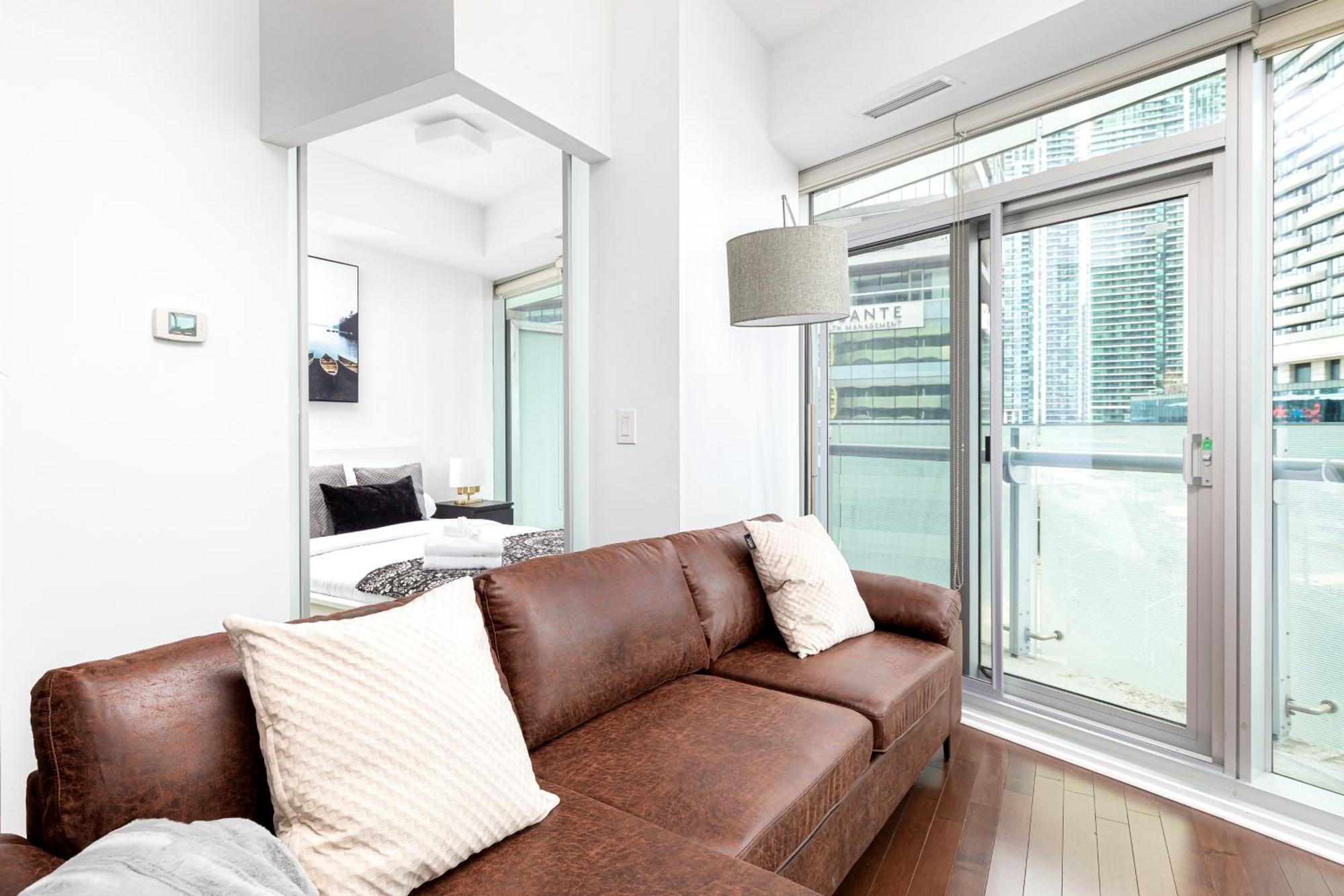 Downtown 2 Bedrooms *