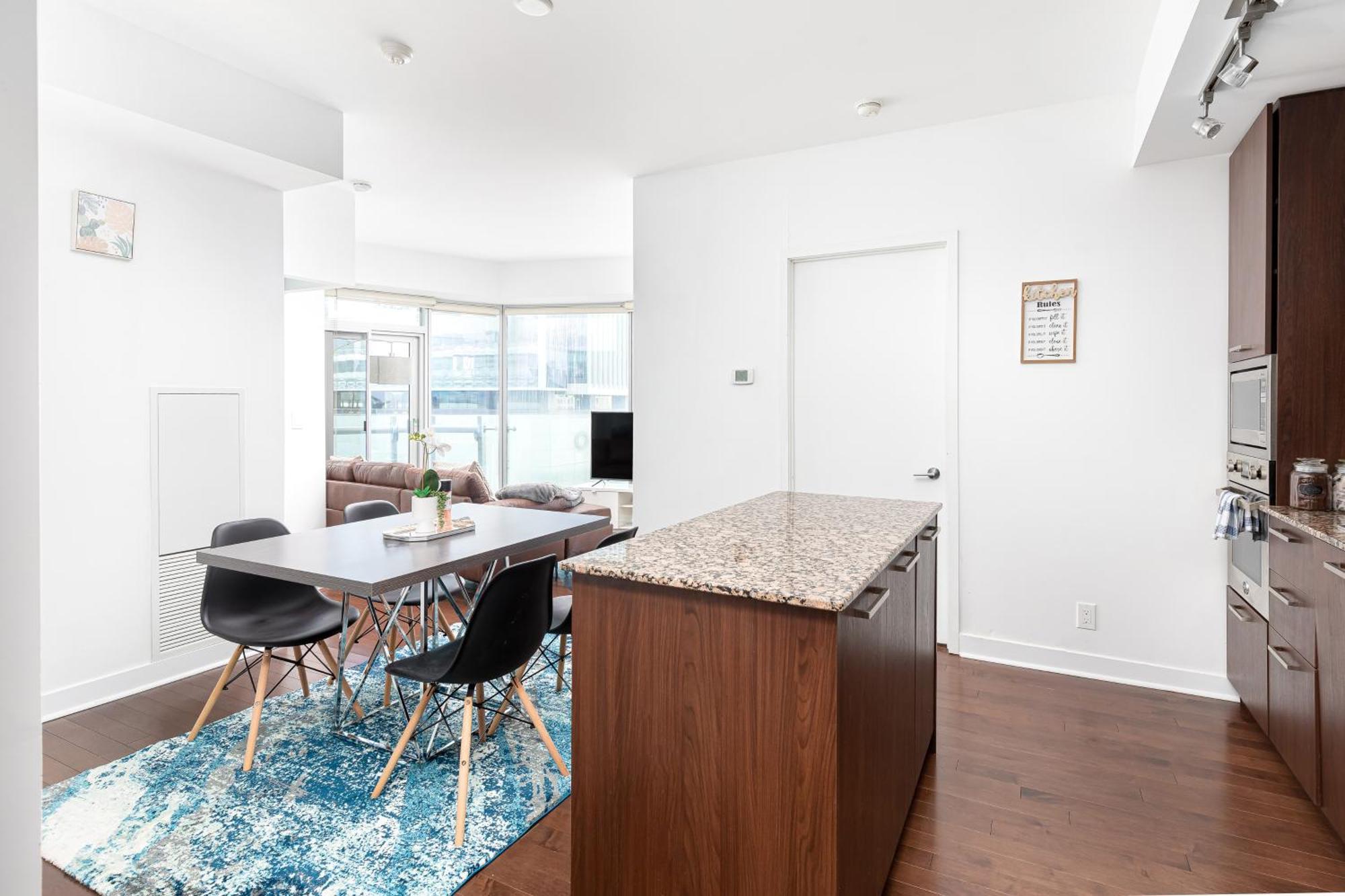 Downtown 2 Bedrooms Apartment