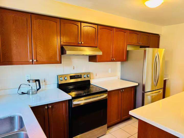 Cosy In With High Speed Internet- Close To Centre Homestay *