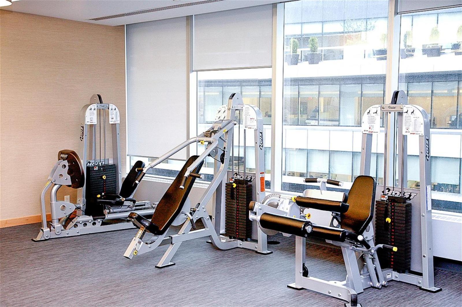 Apartment Spacious Next To Cn Tower *