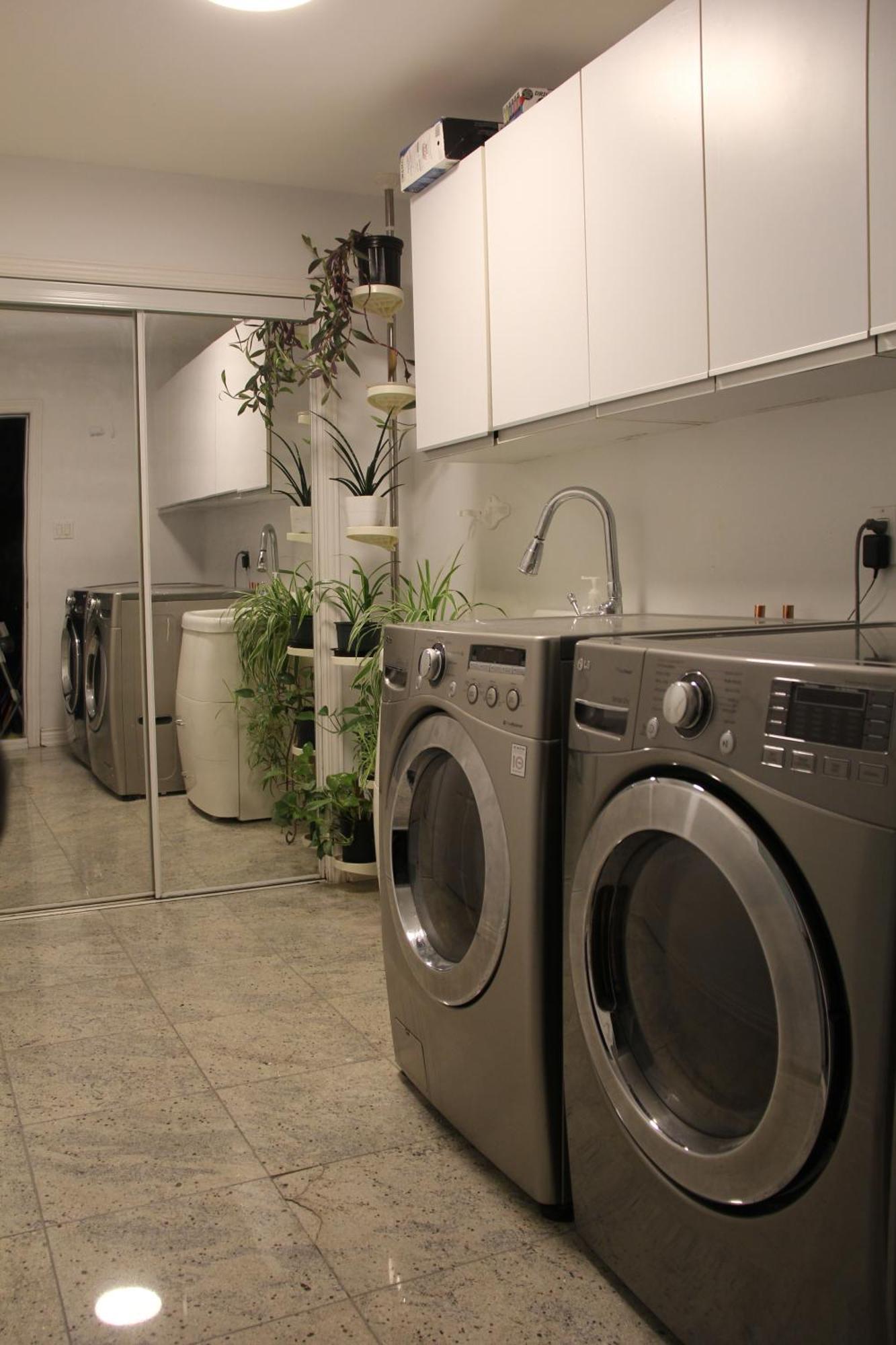 Serene Don River Retreat- 2br Suite, Private Patio, Free Breakfast & Parking Apartment Toronto