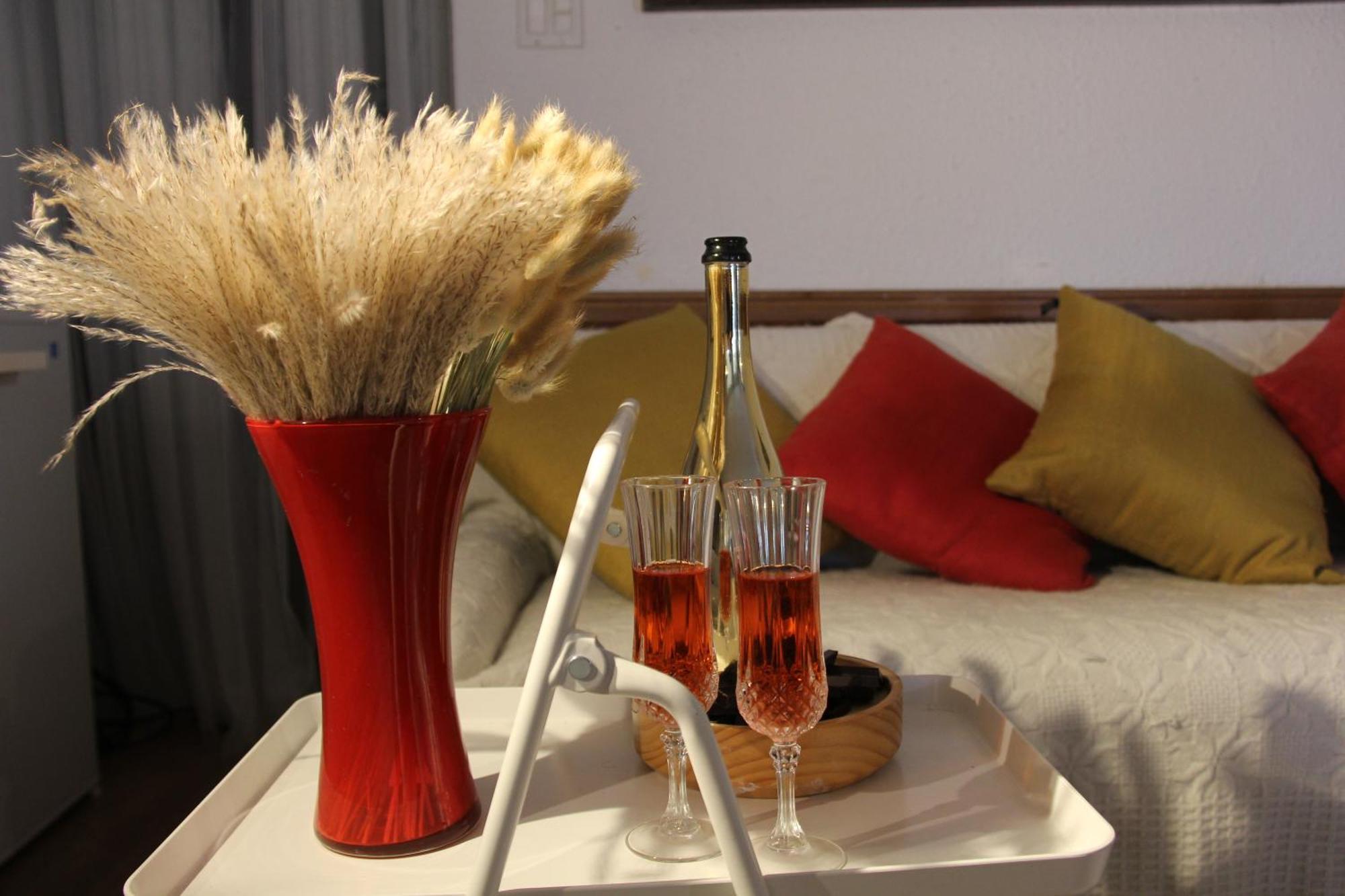 Serene Don River Retreat- 2br Suite, Private Patio, Free Breakfast & Parking *