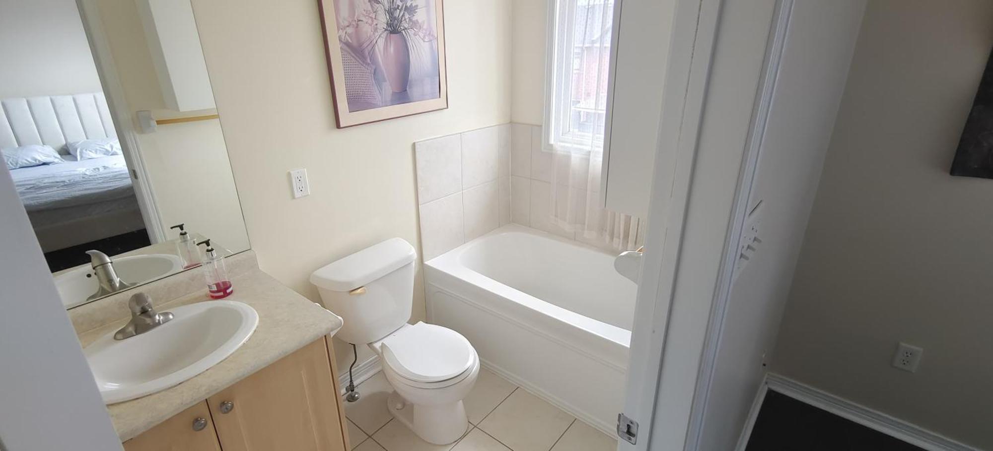 Cosy In With High Speed Internet- Close To Centre Homestay *