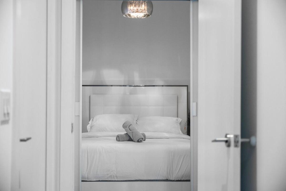 Rentx Waterfront Apartment *
