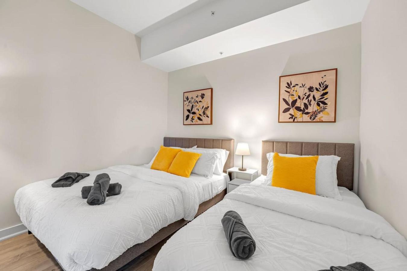 Apartment Luxe 5bd Unit Sleeps 11 - Hospitals Mtcc Ttc Acc Toronto