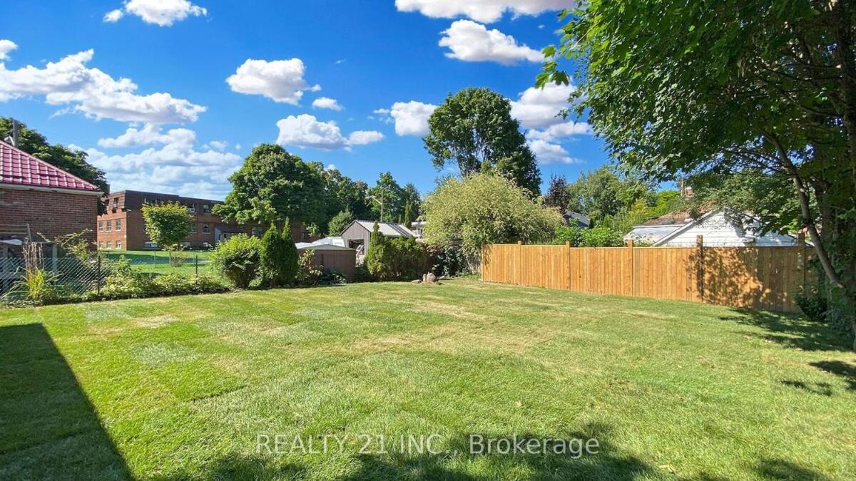 Family Friendly Haven Near Bluffs * Toronto
