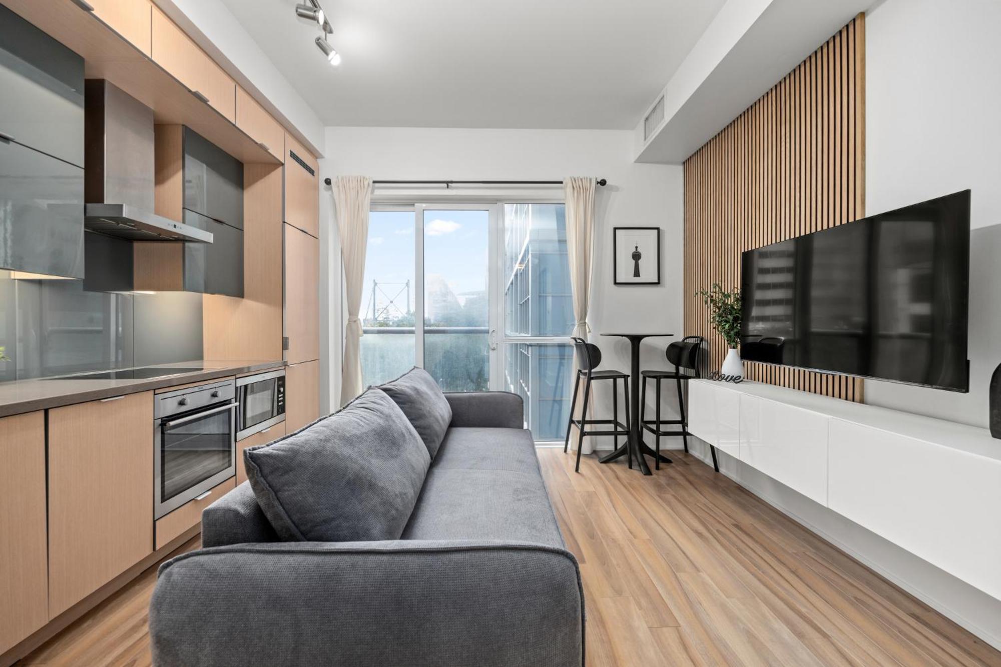 Apartment Lovely 1 Bedroom Suite,gym,pool, Mtcc, Cn Tower *