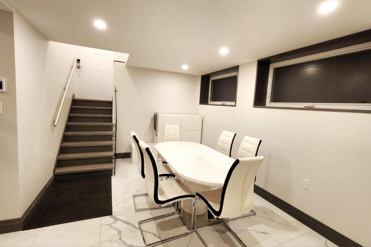 Apartment Luxury Private With Own Entrance, Private Bath Toronto