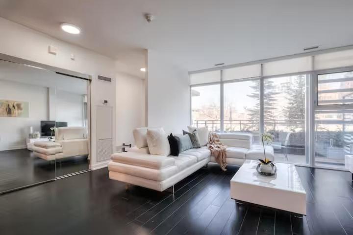 Downtown 4br Townhouse Near Rogers Centre With Parking Apartment *