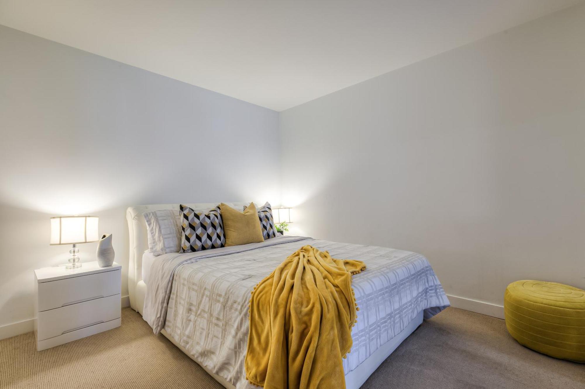 Apartment Downtown 4br Townhouse Near Rogers Centre With Parking *