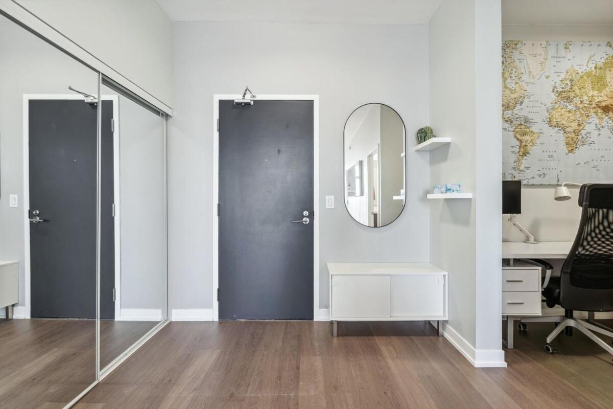 Prime Downtown - St Lawrence Parking Apartment Toronto