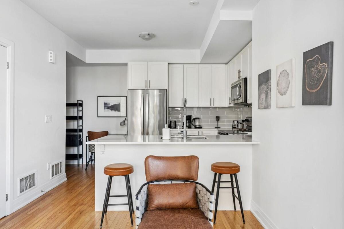 Stunning 2br Retreat, Patio & Parking Apartment *