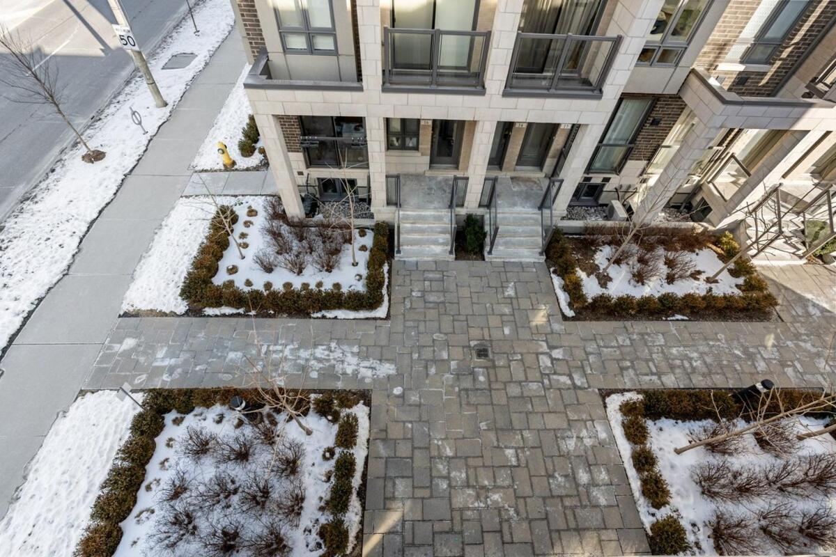 Apartment Stunning 2br Retreat, Patio & Parking *