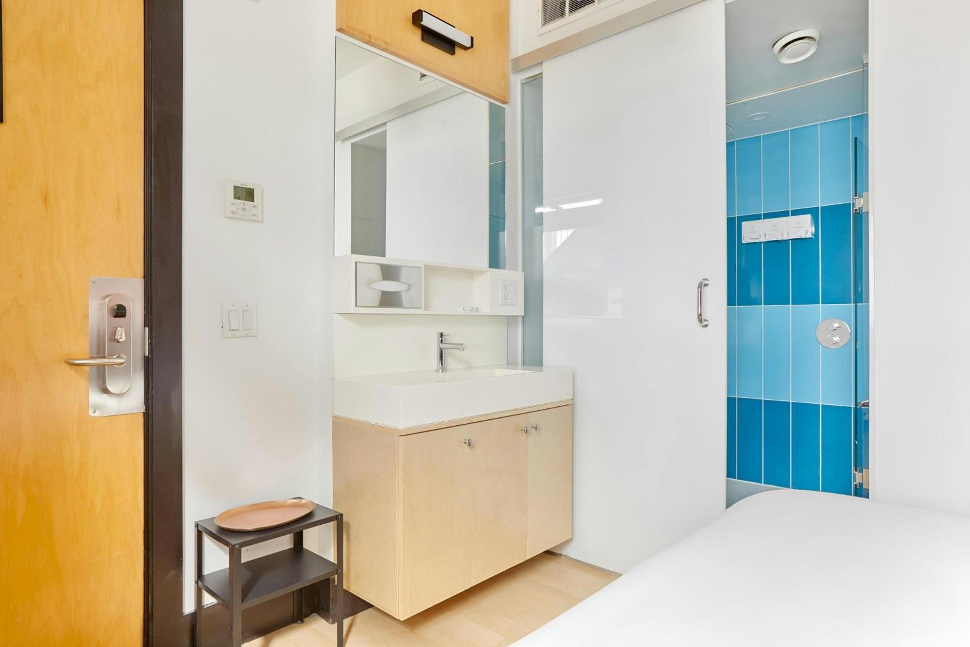 The Beverley Queen West, Sonder By Marriott Bonvoy Hotel Toronto