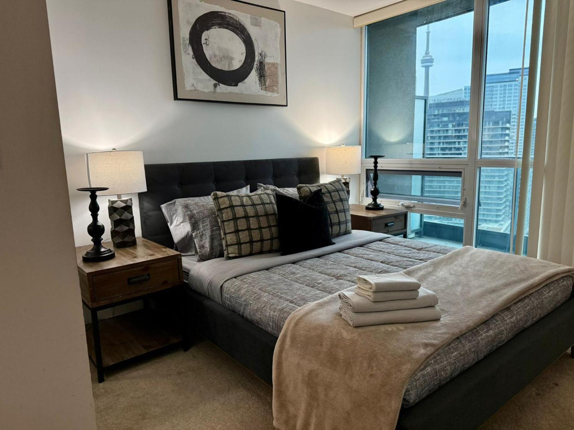 Apartment Precious 2br Den In The Heart Of