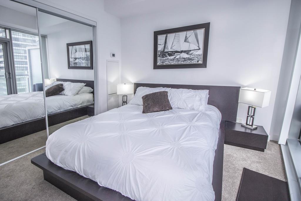 Atlantis - Furnished On York Street *