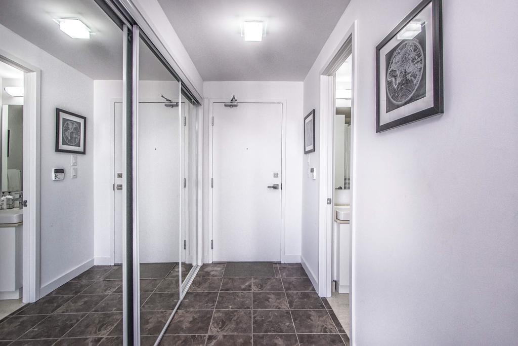 Apartment Atlantis - Furnished On York Street Toronto