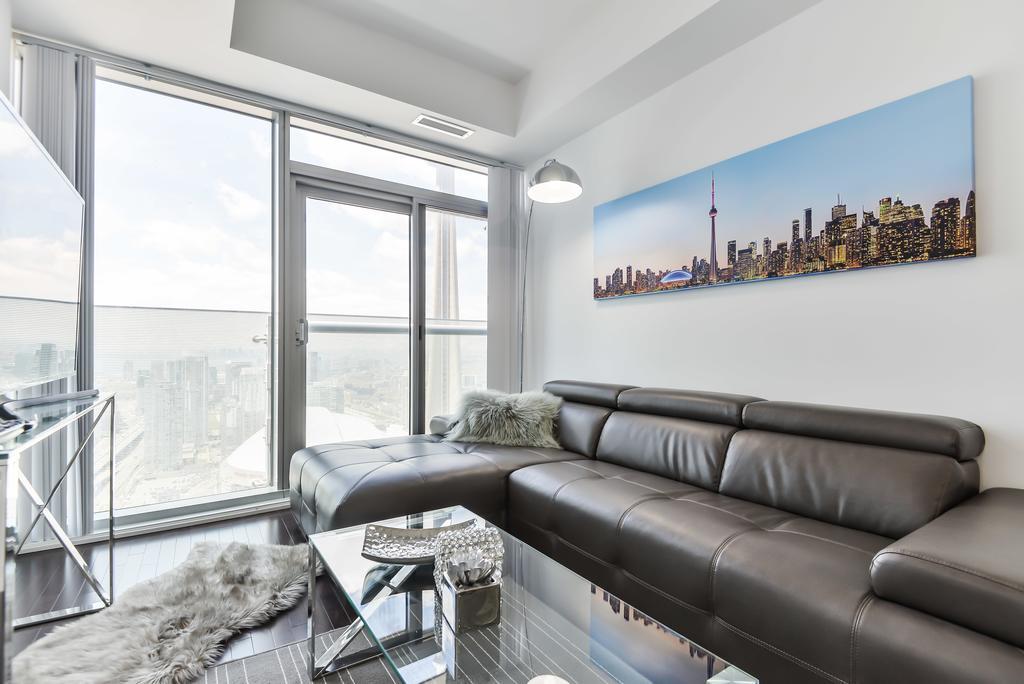 Atlantis - Furnished On York Street * Toronto