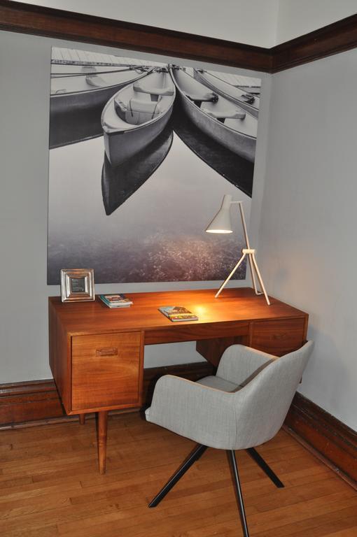 Grand On Palmerston Blvd. Apartment