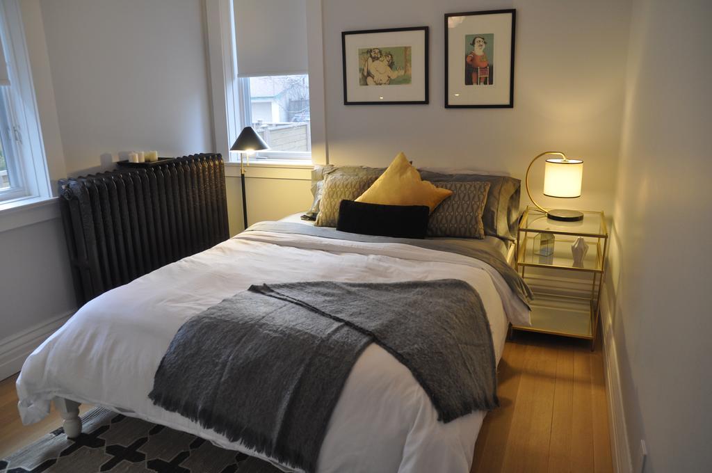 Apartment Grand On Palmerston Blvd. *