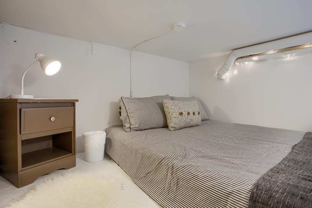 Apartment Adorable, Tiny Micro Loft In High Park Toronto