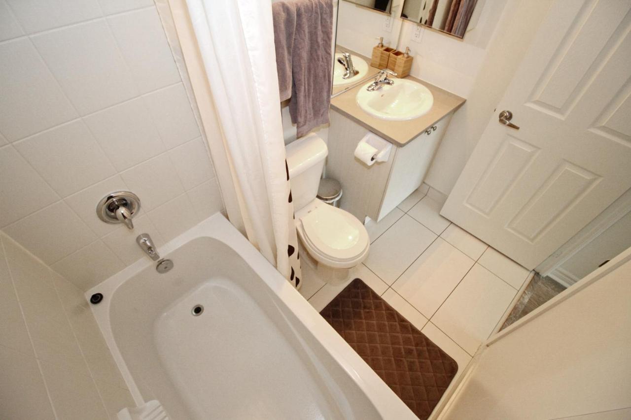 Luxury 3 Bedroom Dt Toronto, On, Canada * Toronto