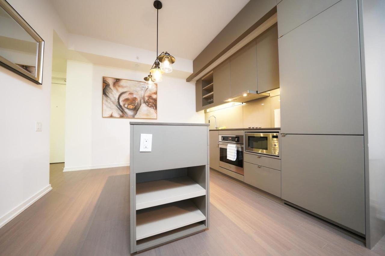Apartment Grand Royal Condos- *