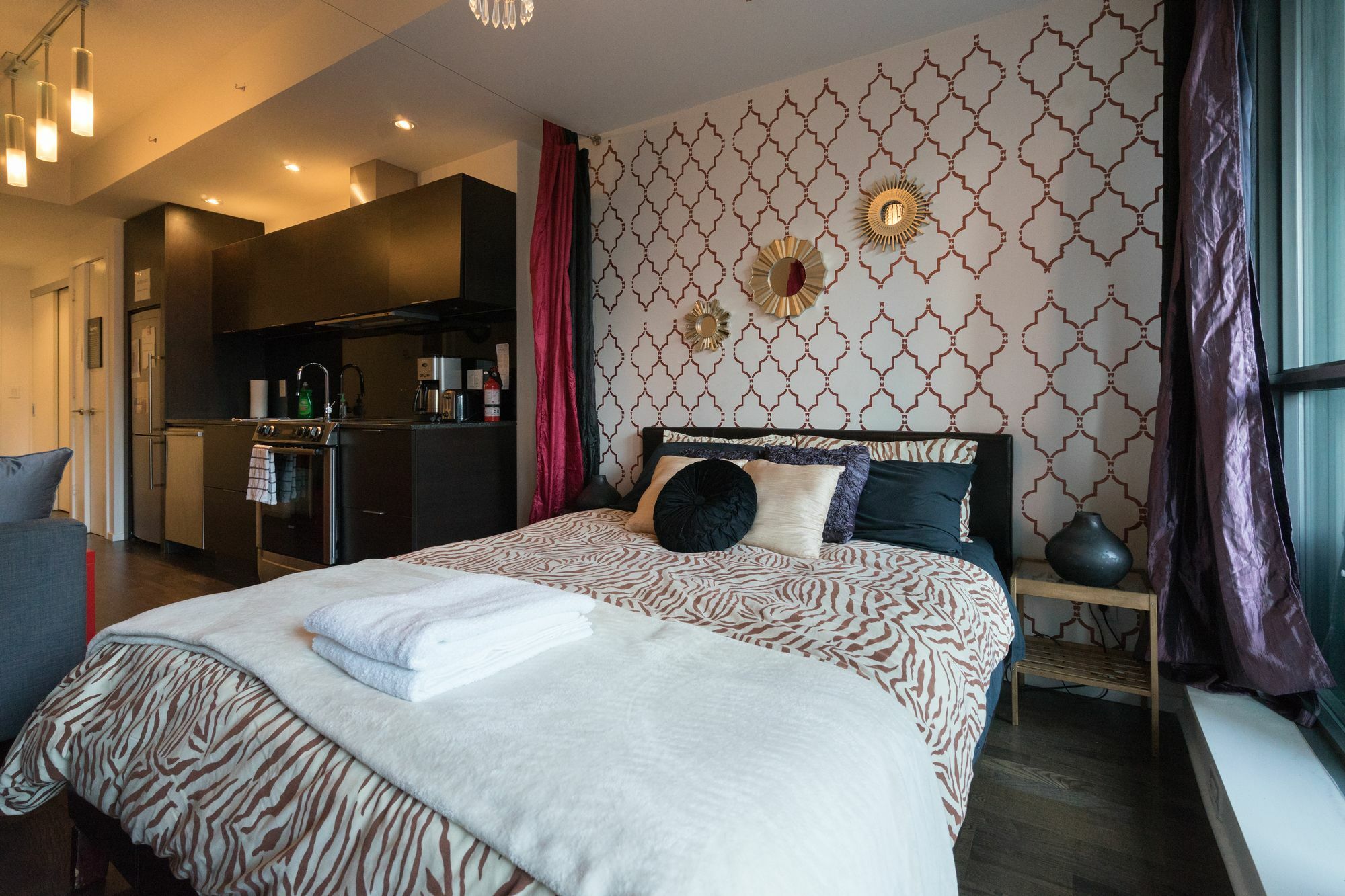 Applewood Suites - Entertainment District Studio