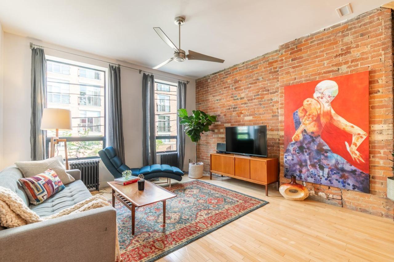 Gorgeous Park House W Parking On Queen West * Toronto