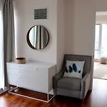 Apartment/2Bedrooms/2 Full Bathrooms/Free Parking